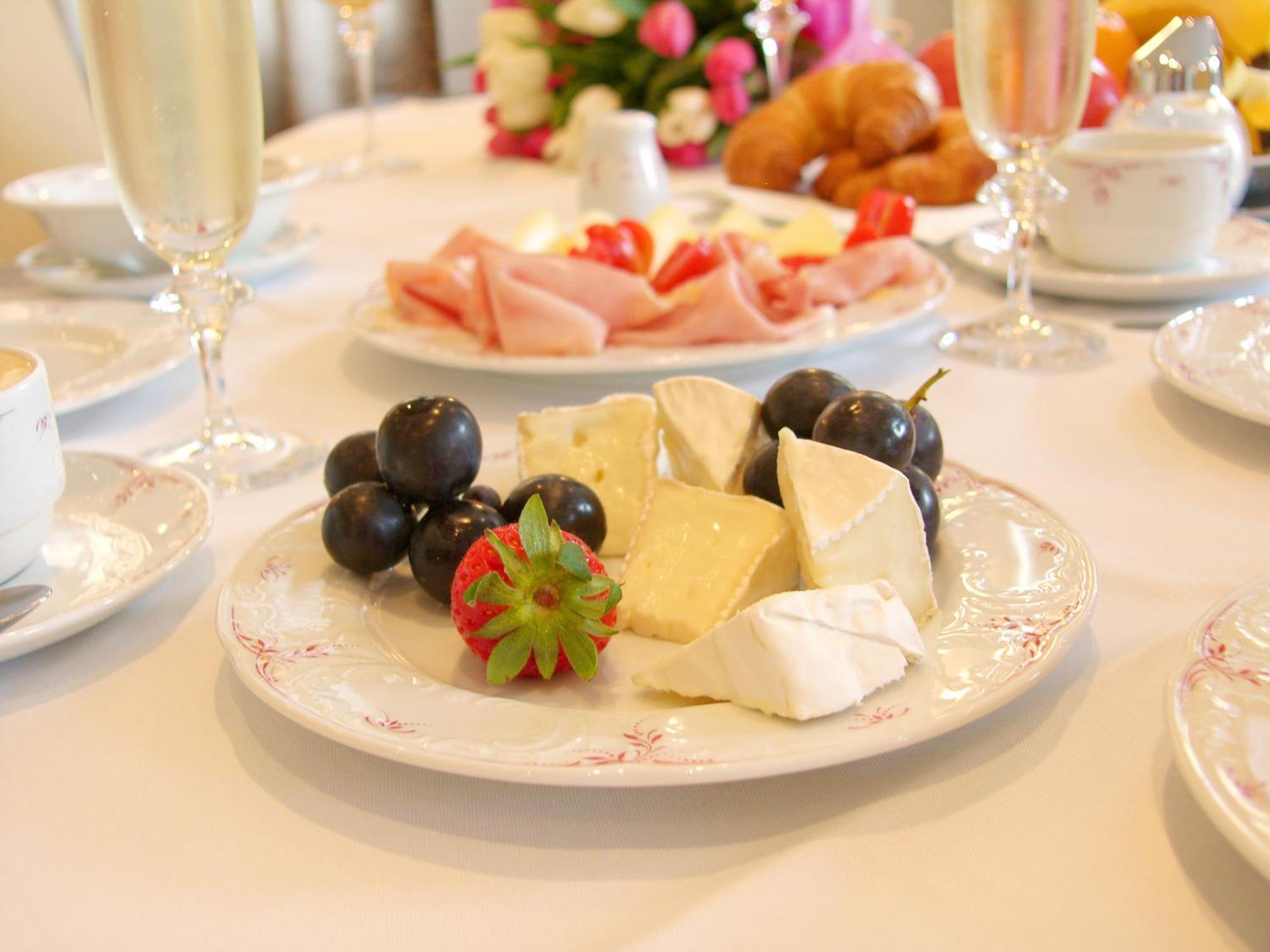 Hotel Pension Herbert Salzburg Ngoại thất bức ảnh