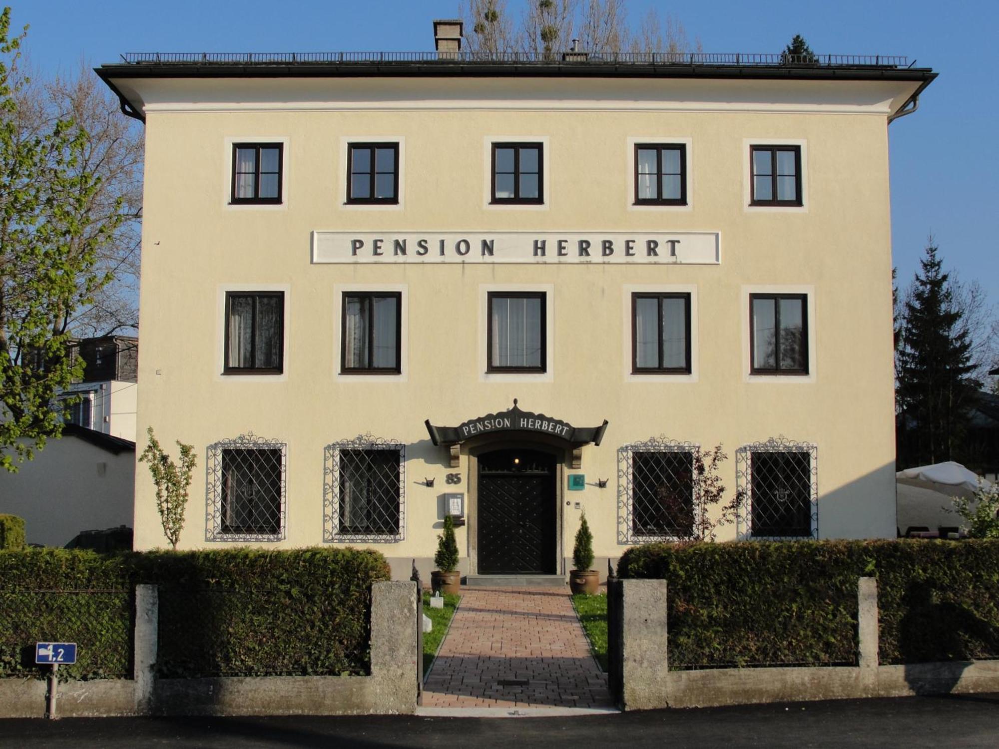Hotel Pension Herbert Salzburg Ngoại thất bức ảnh